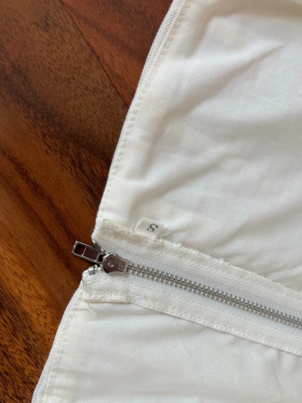 White Ruched Corset - Picture 3 of 4